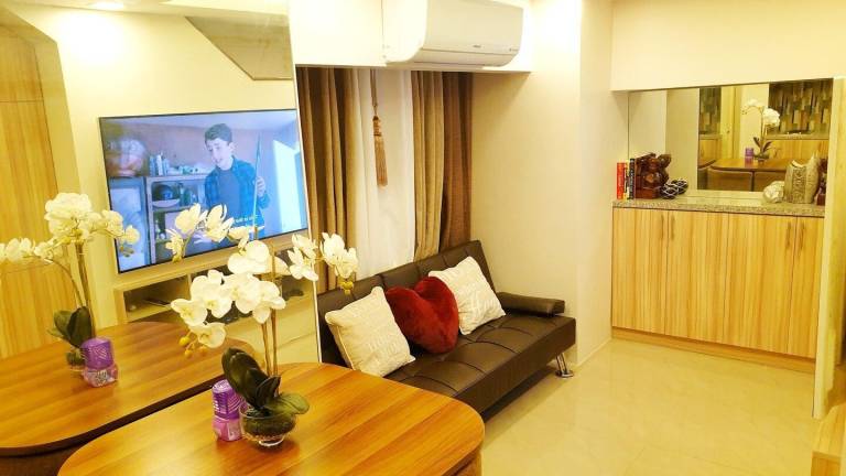 Bungalow with pool in Quezon City