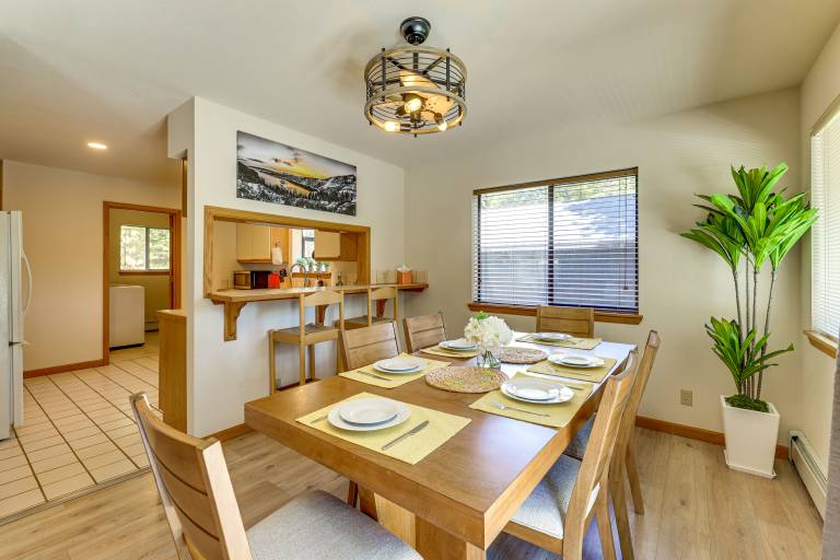 3 Mi to Lake Tahoe: Forest-View Sanctuary w/ Deck! — photo 3