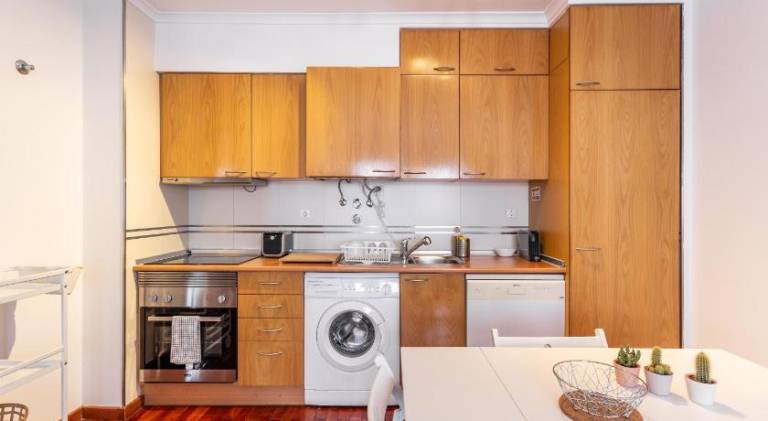 Fully equipped pleasant rental apartment | Close to Santa Justa Lift | Pets allowed — photo 5