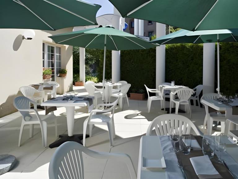 Cottage Logis Hotel - Restaurant — photo 5