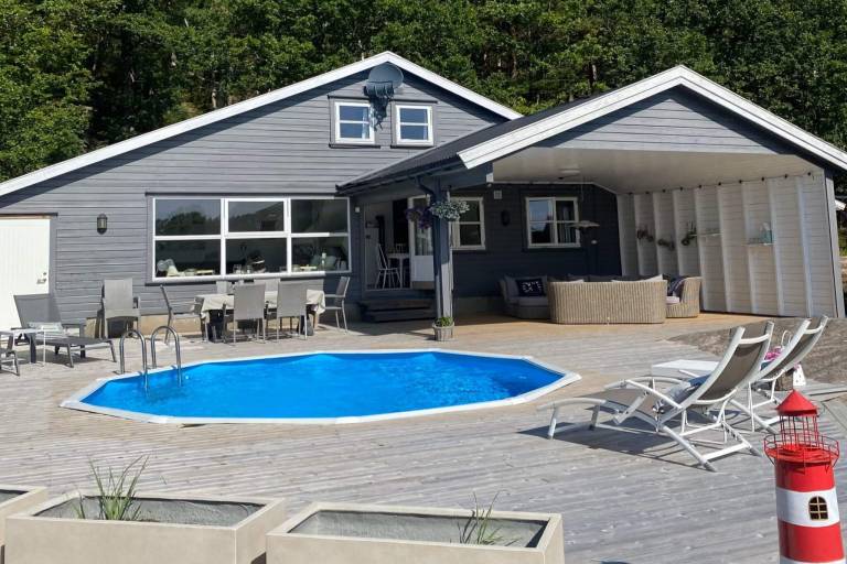     
Ferienhaus ∙ 10 Gäste ∙ 4 Schlafzimmer

