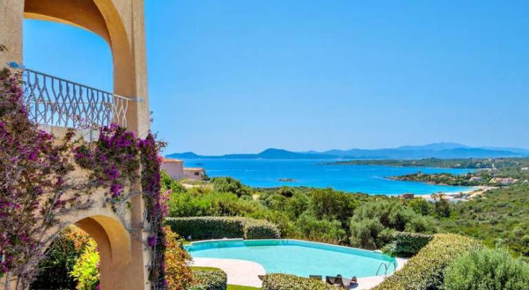 Charming apartment with pool | Close to the beach | Pets allowed in Golfo Aranci