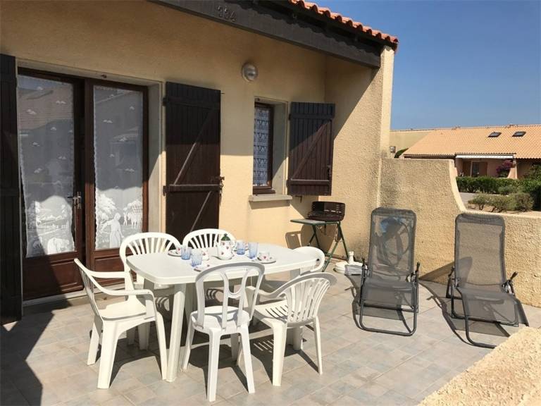 Villa | Beach nearby | Pets allowed — photo 2