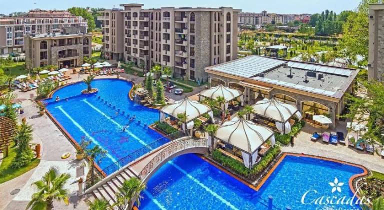 Rental apartment with private pool, patio & hot tub in Burgas