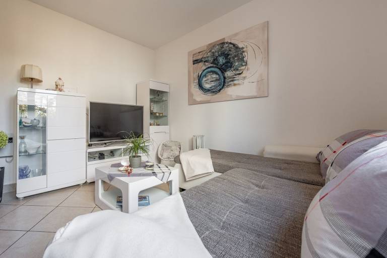 Fully equipped lovely rental apartment with barbecue, terrace & fast internet | Close to the beach | Pets allowed — photo 3