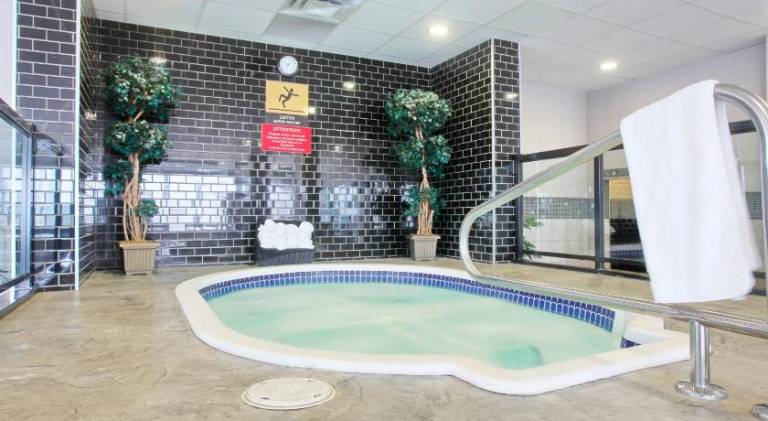 Pomeroy Hotel Fort McMurray — photo 4