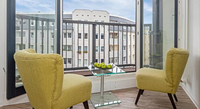 Serviced apartment with patio — photo 4
