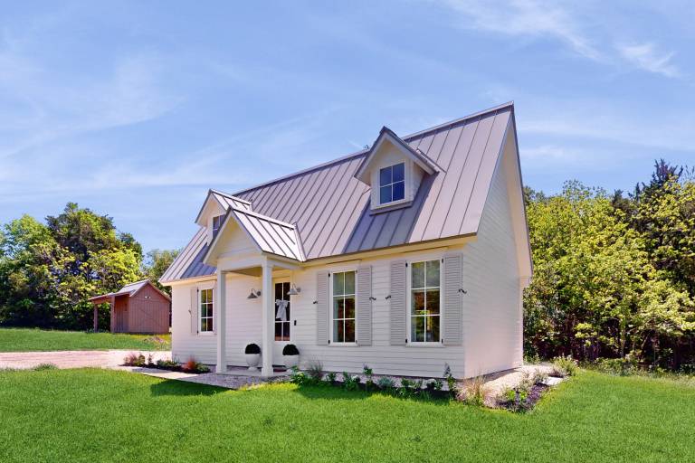 Eco-Chic Lake Somerville Area Farmhouse w/ Porch in Brenham, TX