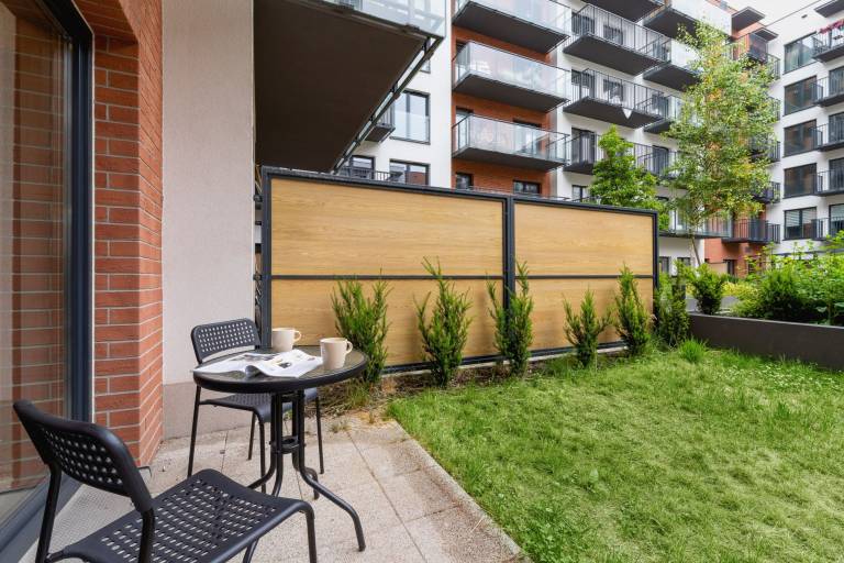 Apartment with terrace & yard — photo 4