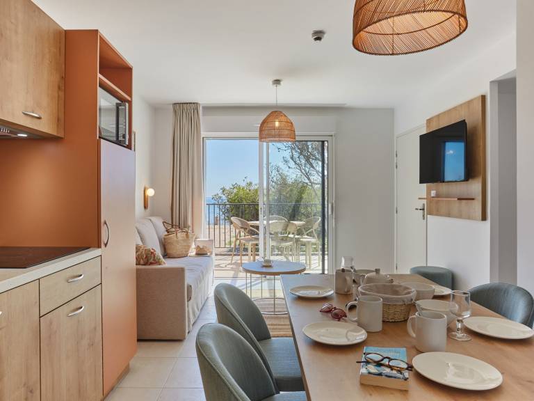 Holiday apartment with heated pool, terrace & yard — photo 2
