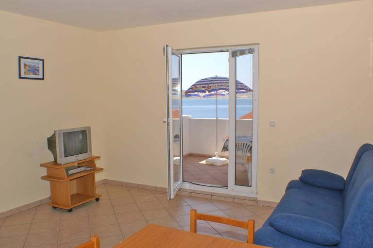 One bedroom apartment near beach Kustići, Pag (A-4087-a) — photo 2