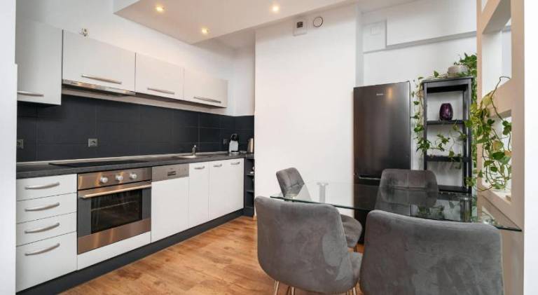 Cichy Apartament w Centrum Miasta - Balkon & Klimatyzacja - Riverside Vista by UniqueRent — photo 5