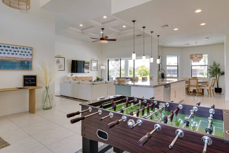 Pool & Gulf Access Canal: Chic Cape Coral Home! — photo 2