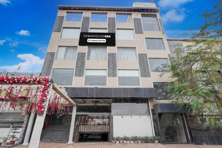 Townhouse Oak CSJMU Kanpur Formerly Shree Dev Villa