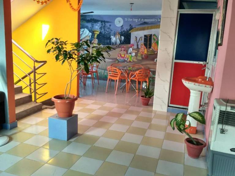 Bliss Guest House Assi Ghat in Tola