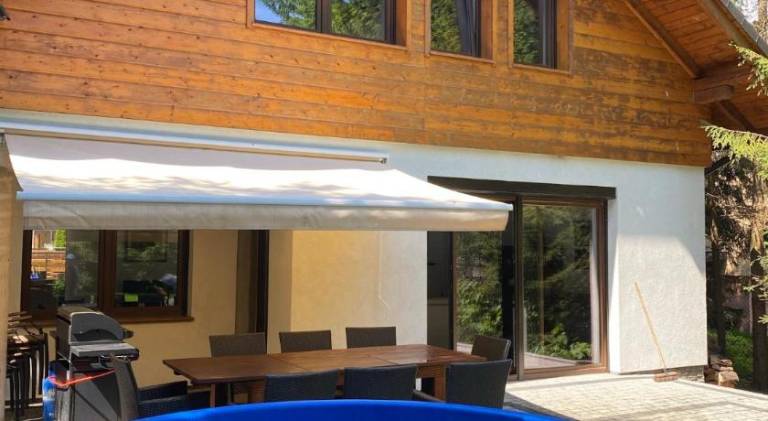 Villa with hot tub & pool in Szczyrk