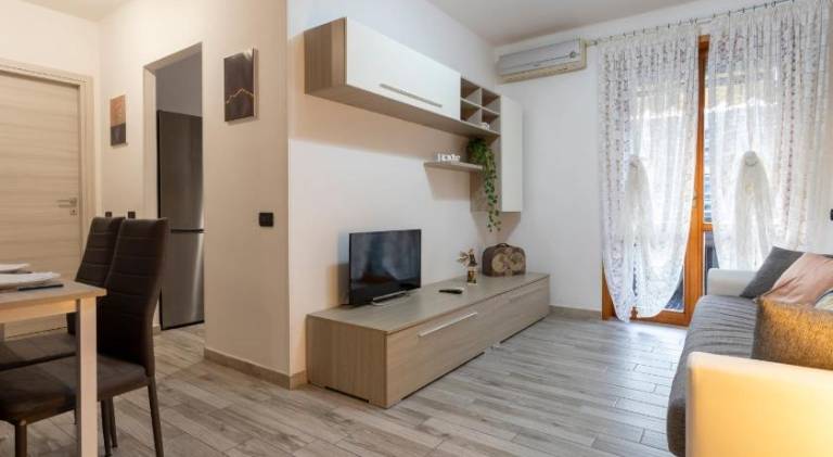Holiday apartment with yard — photo 2