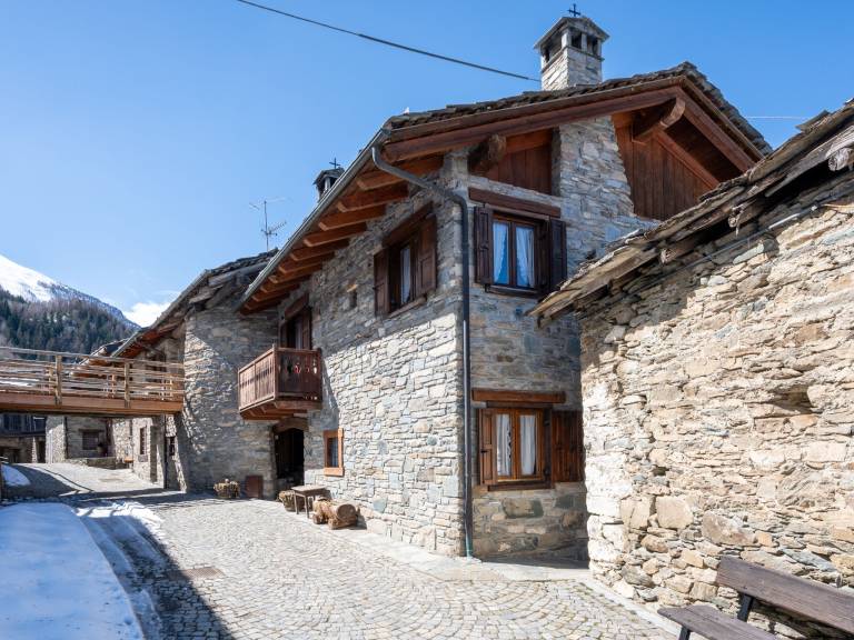 Ferienhaus mit Hund inIntrod, Italien  f&uuml;r max. 4 Personen