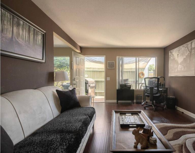 House  Covina