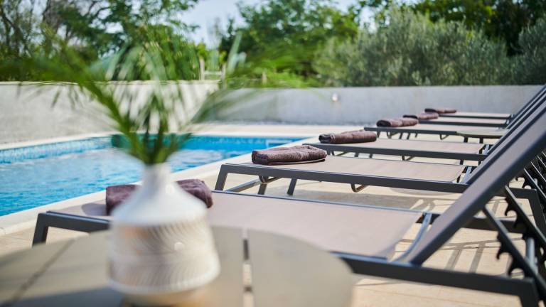 Fully equipped villa with private pool, yard & barbeque | Pets are welcome — photo 5
