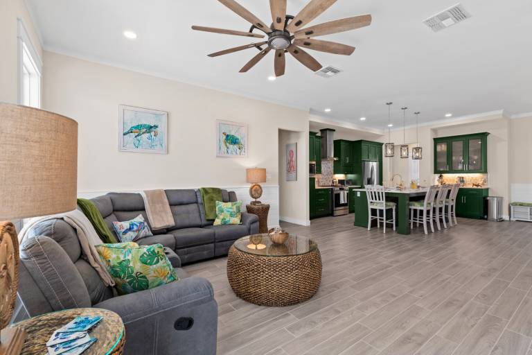 Child-friendly pleasant vacation home with pool | Beach nearby | Pets allowed — photo 4