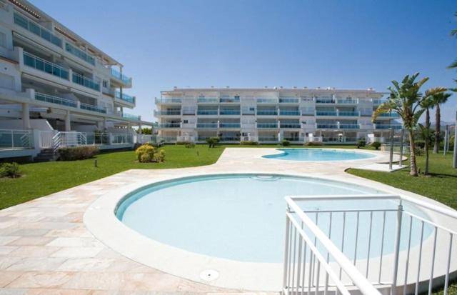 Rental apartment with garden, patio & pool in Denia