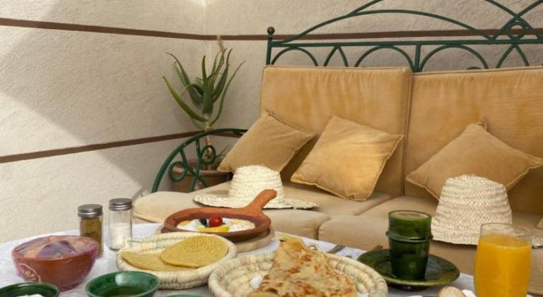 Holiday apartment with patio — photo 2