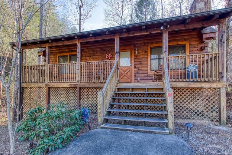 Family-friendly cabin with private pool | Pets allowed in Pigeon Forge, TN
