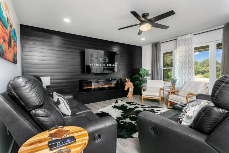 Vacation home with jacuzzi & BBQ — photo 3