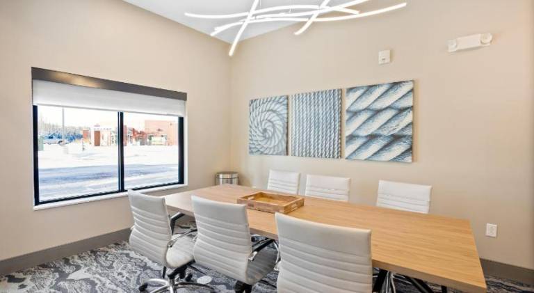 Best Western Plus Marquette Hotel & Suites — photo 4