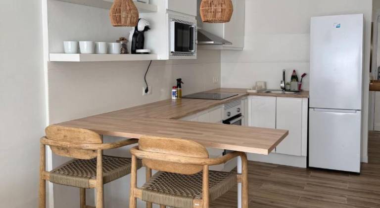 Beautiful rental apartment with pool | Pet-friendly — photo 3