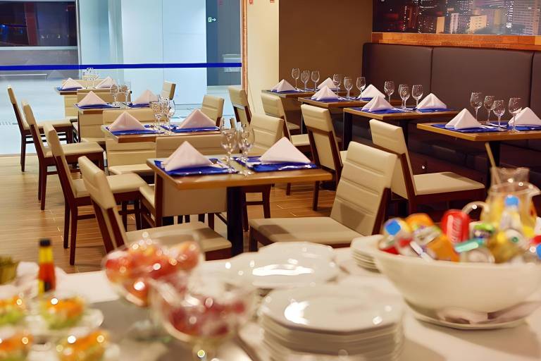 TRYP BY WYNDHAM Sao Paulo Airport - Hotel de Transito Terminal 3 INTERNACIONAL - Lado Ar - Area rest — photo 2