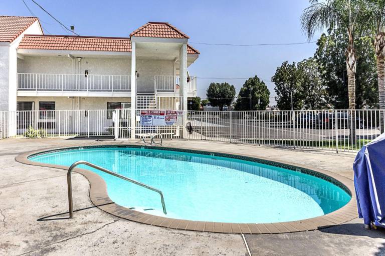 Motel 6 Fresno, CA — photo 4