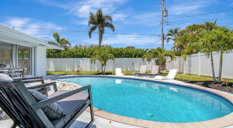 House with pool | Suitable for remote work in Lauderdale-by-the-Sea, FL