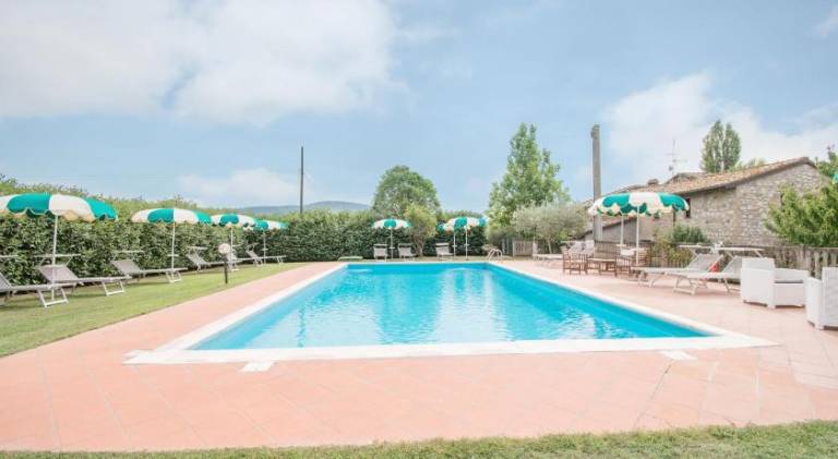 Vacation home with barbecue, yard & pool | Suitable for remote work — photo 3