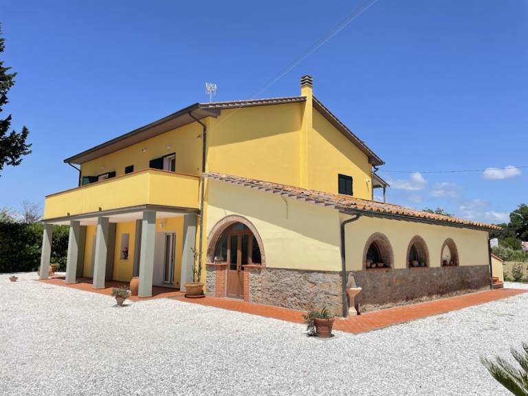 Camera privata  Montescudaio