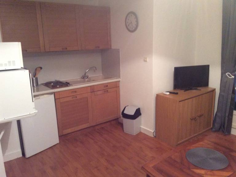Furnished apartment with balcony - Pets allowed, WiFi — photo 5