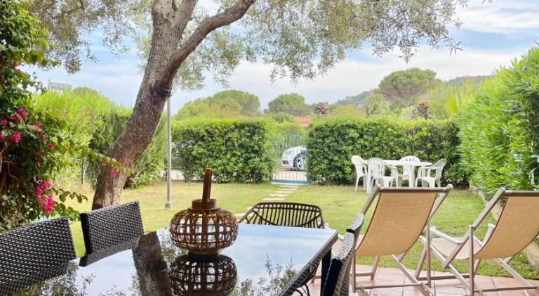 House with 2 rooms for 6 persons in Muravera