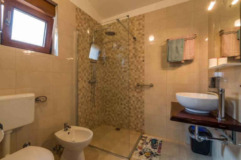 Villa with private pool, fast internet & barbecue — photo 4