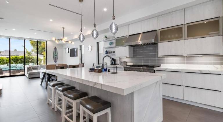 Vacation home with patio | Suitable for remote work — photo 2
