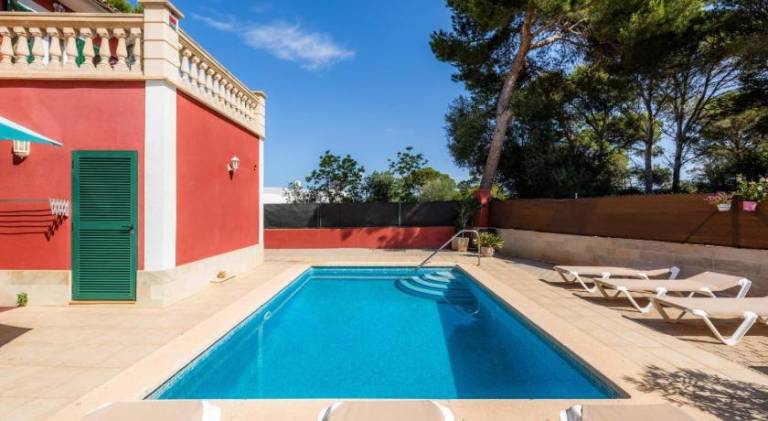 Ample vacation home with patio & pool | Suitable for remote work | Pets allowed in Llucmajor