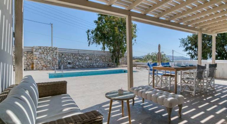 Apartment with pool & hot tub — photo 3
