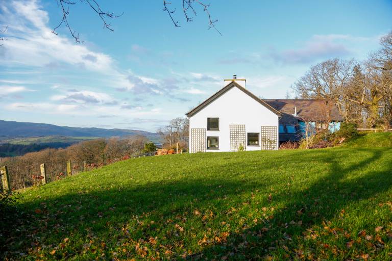 Cottage with yard in Conwy