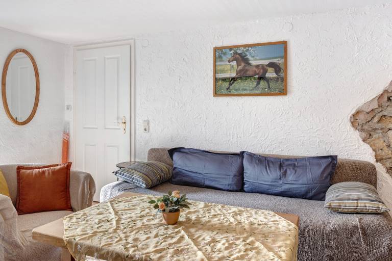 Apartment 'Ferienwohnung 1' with Private Terrace, Shared Garden and Wi-Fi — photo 4