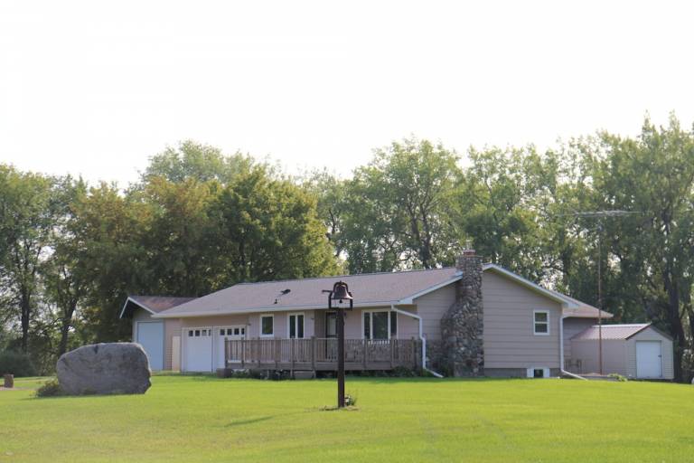 House Devils Lake