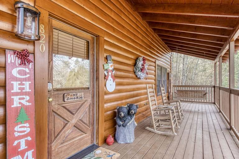 Child-friendly cabin with private pool | Pets are welcome — photo 3