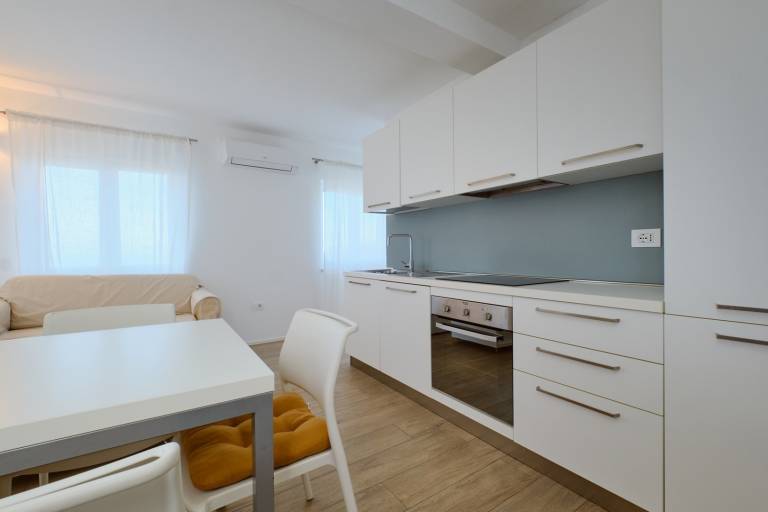 Apartment with patio | Sea view — photo 4