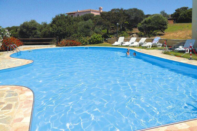 Holiday apartment with pool, patio & garden — photo 3