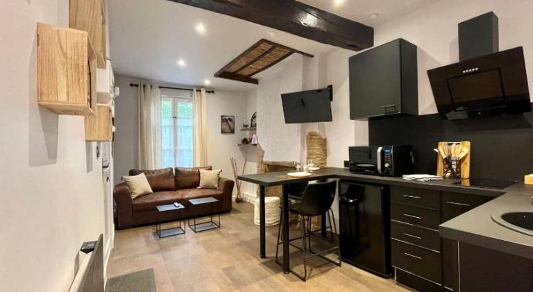 Rental apartment with 1 room for 2 persons in Chartres