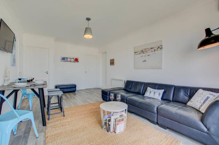 Rental apartment with 2 rooms for 4 persons — photo 2